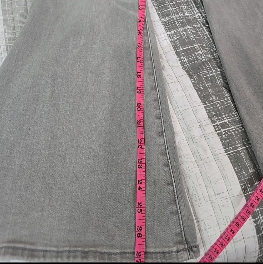 American Eagle Outfitters Real Good Upcycled Ne(x)t Level Grey Wash Sz 8 X Short - Picture 9 of 9